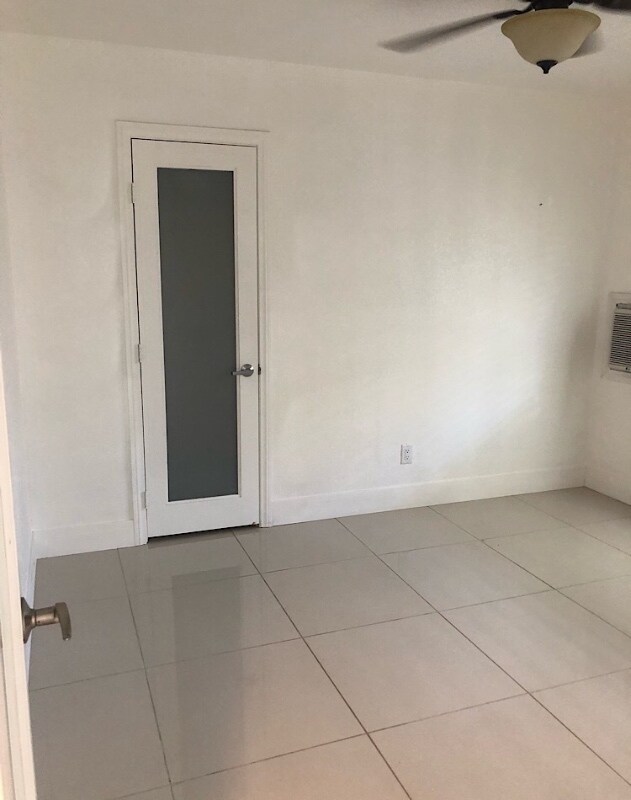 Building Photo - 516 S 11th St