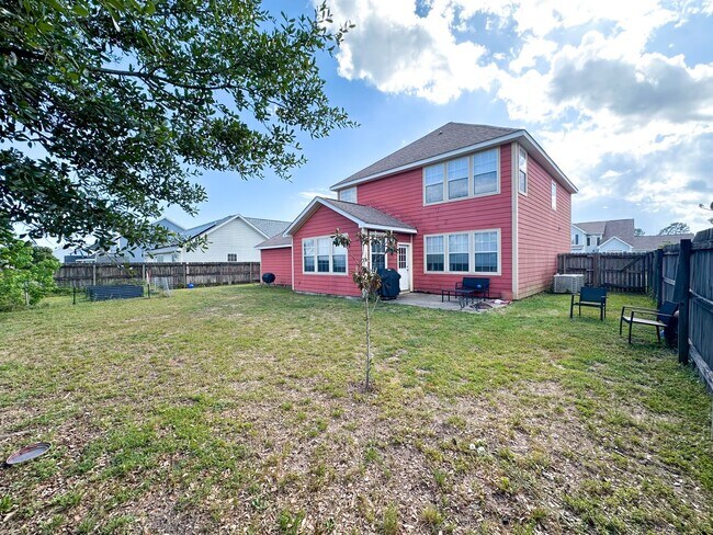 Building Photo - Spacious 4-Bedroom Home with Office Space ...