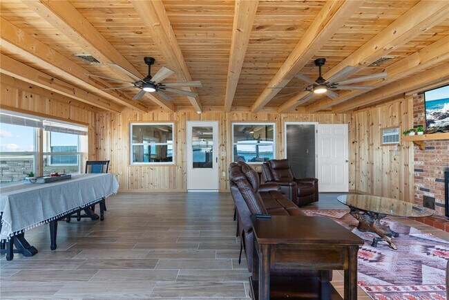 Building Photo - 830 CR 457