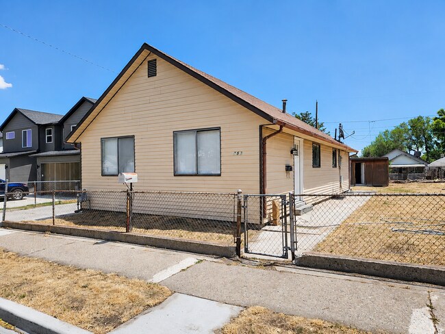 Building Photo - Spacious 4-Bedroom, 2-Bath Home with Updated Interior