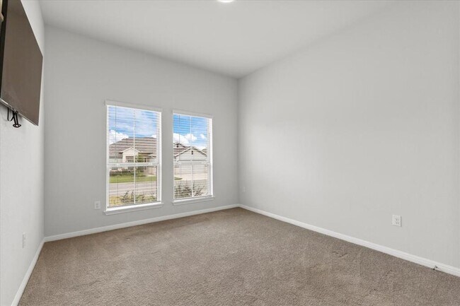 Building Photo - 271 Eclipse Dr