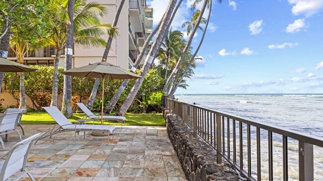 Building Photo - Live the Gold Coast Lifestyle!
