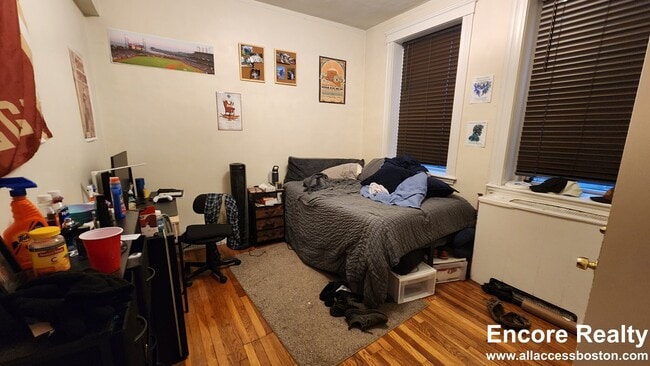 Building Photo - 2001 Commonwealth Ave