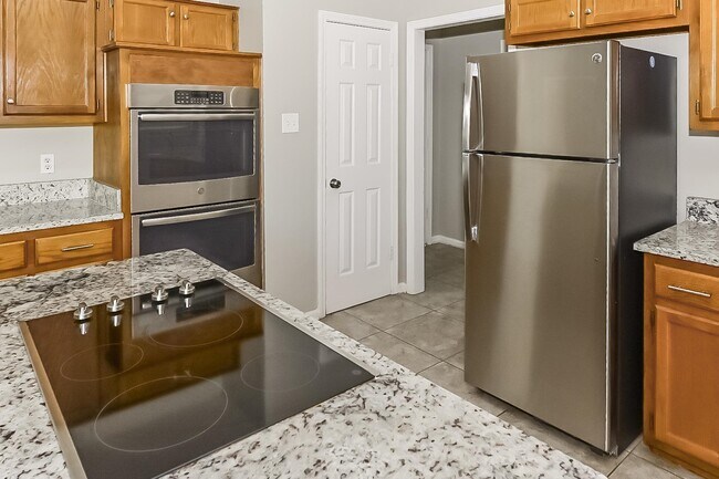 Building Photo - 7204 Germanshire Oaks Cove