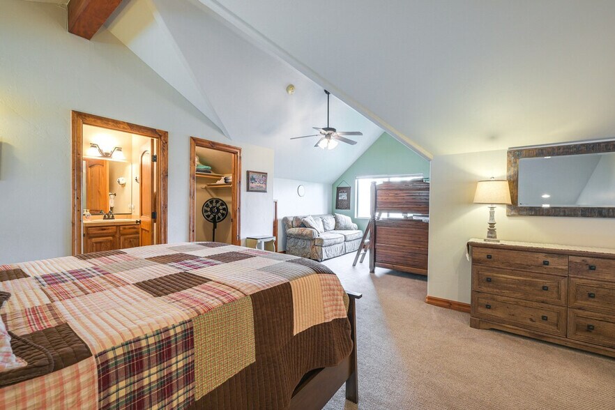 Building Photo - 191 Talisman Dr