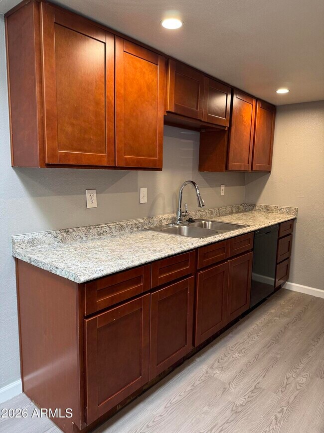 Building Photo - 6527 N 67th Ave