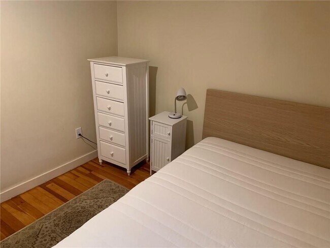 Building Photo - 107 Prospect Hill St