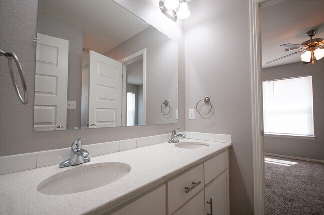 Building Photo - 4110 W Sardinia Way