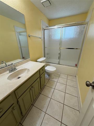 Building Photo - 1704 Bent Brook Dr