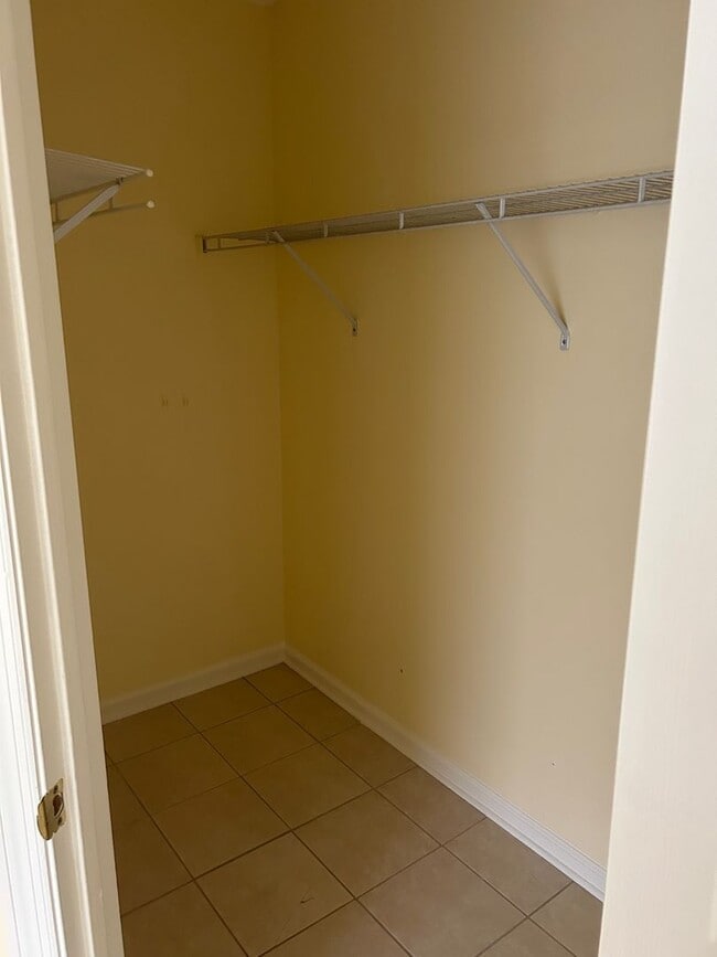 Building Photo - 126 Dukes Way