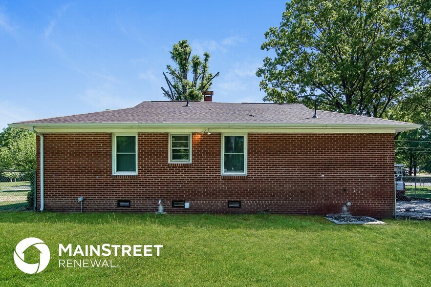 Building Photo - 412 Hocutt Rd