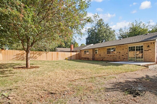 Building Photo - 625 Hawthorne Pl