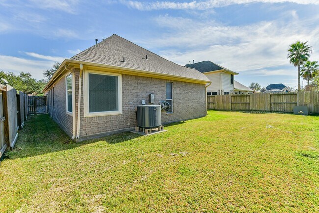 Building Photo - 1712 Hidden Brook Ln