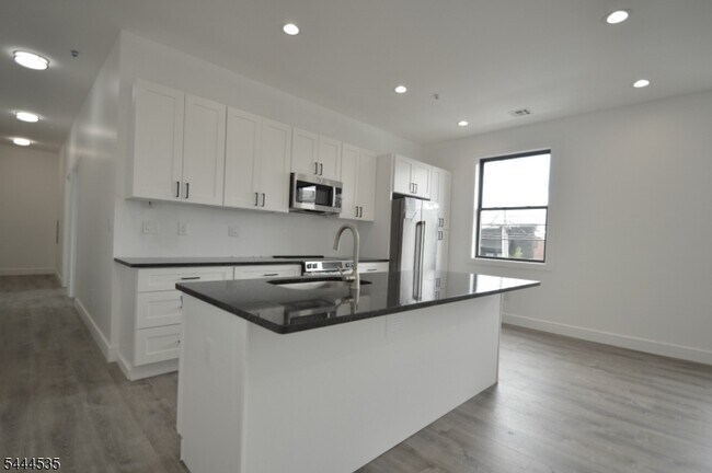 Building Photo - 340 Millburn Ave