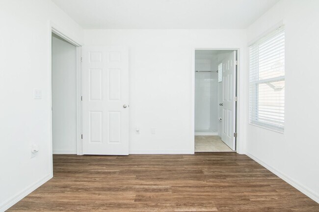 Building Photo - MOVE IN BY JUNE 15TH and RECEIVE THE REST ...