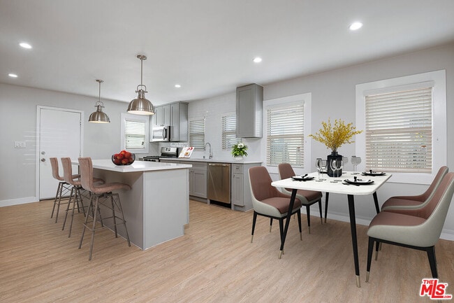 Primary Photo - 2920 Alsace Ave