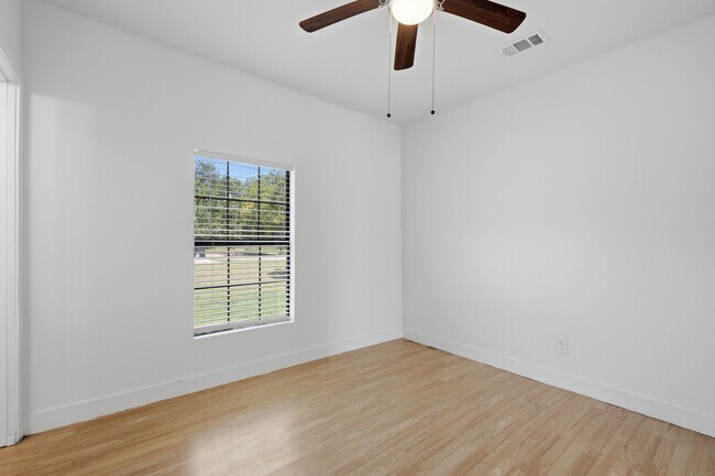 Building Photo - 406 Grayson St