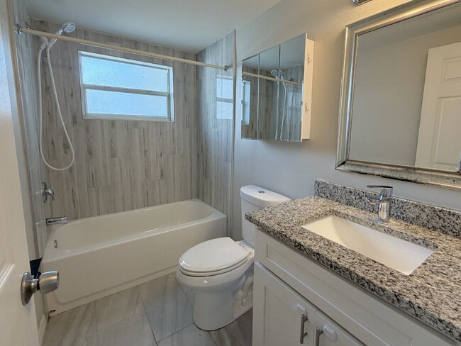 Building Photo - 5706 Chipper Dr