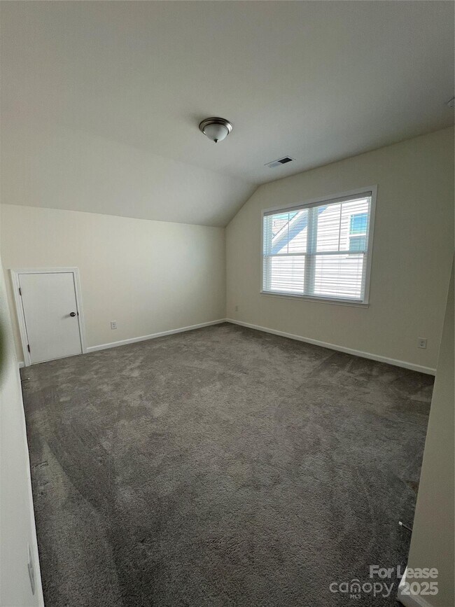 Building Photo - 1024 Argentium Way