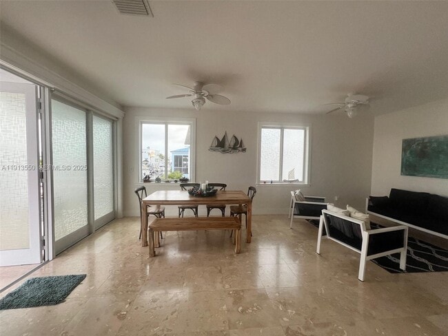 Building Photo - 4 Pelican Rd