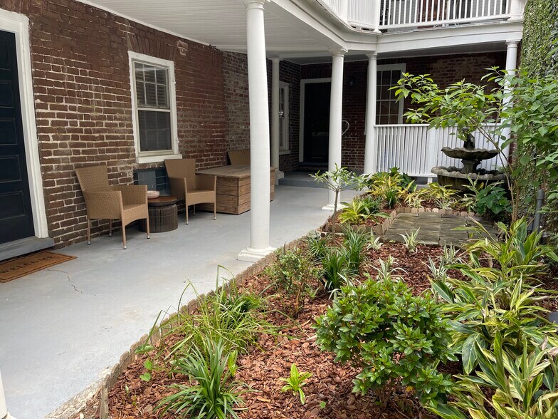 Unit Entrance - 202 Ashley Ave
