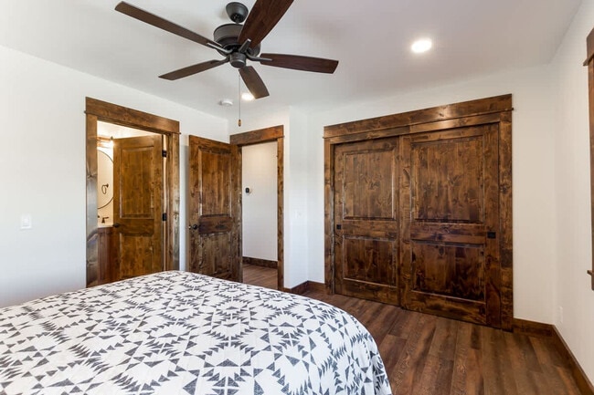 Building Photo - 2406 Tamarack Trail