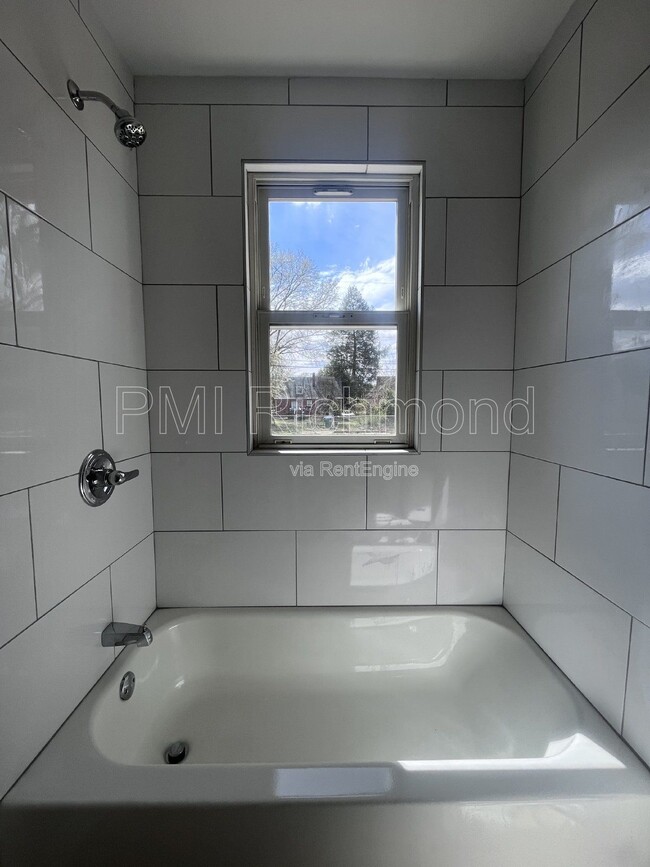 Building Photo - 3007 Grant St