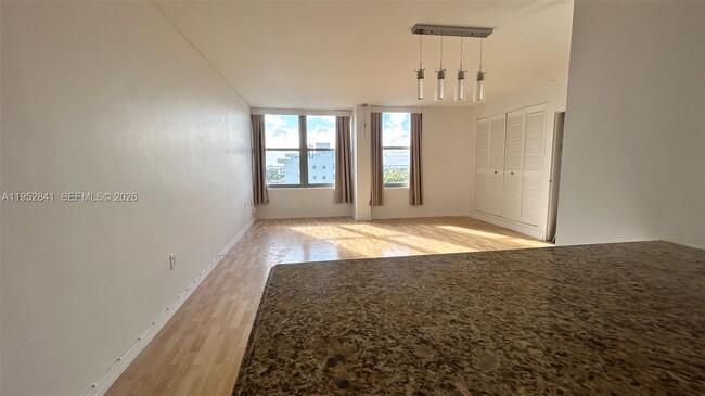 Building Photo - 2899 Collins Ave