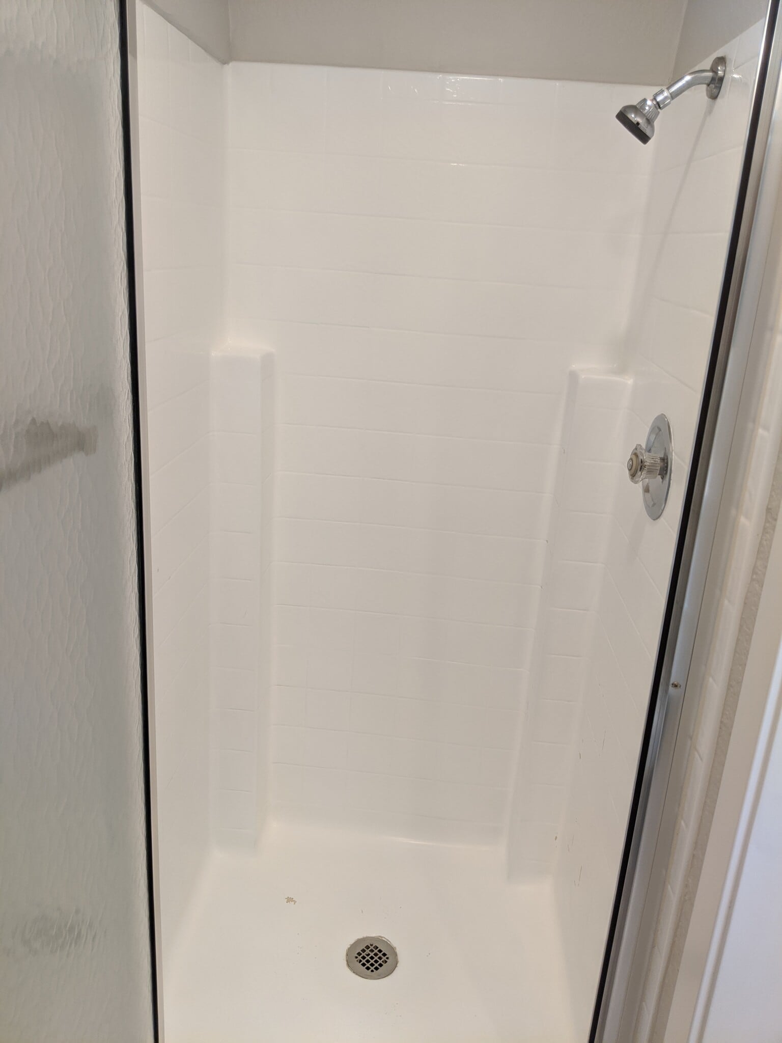 Primary Shower - 2225 Linwood St