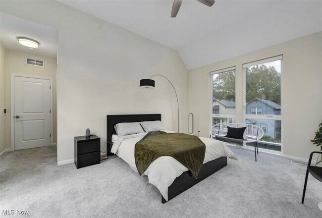 Building Photo - 1926 W 52nd St