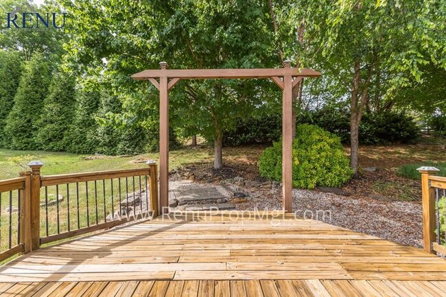 Building Photo - AVAILABLE NOW!! MOVE-IN SPECIAL!: 50% OFF ...