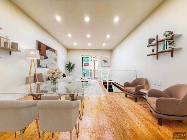 Building Photo - 3 bedroom in NEW YORK NY 10009