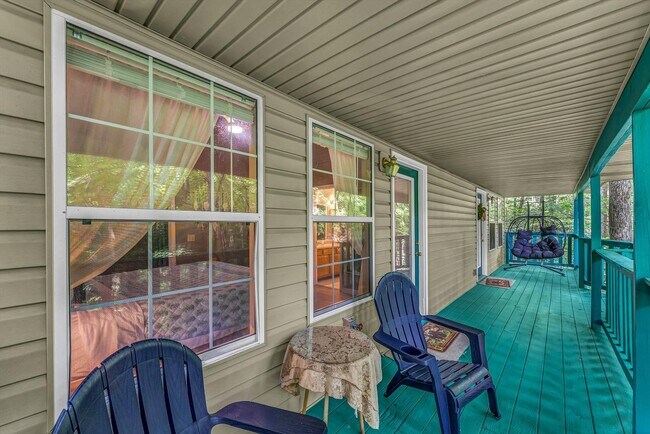 Building Photo - 1052 Twin Oaks Rd