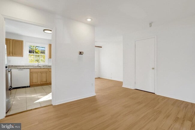 Building Photo - 9911 Whitewater Dr