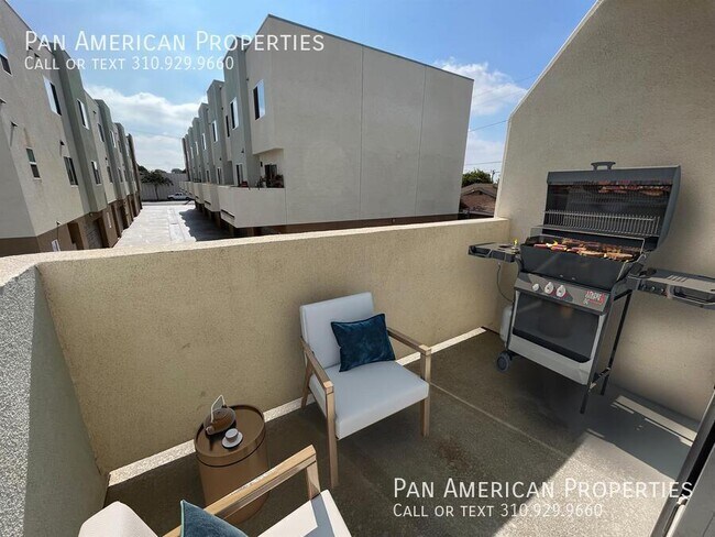 Building Photo - 1033 S Montebello Blvd