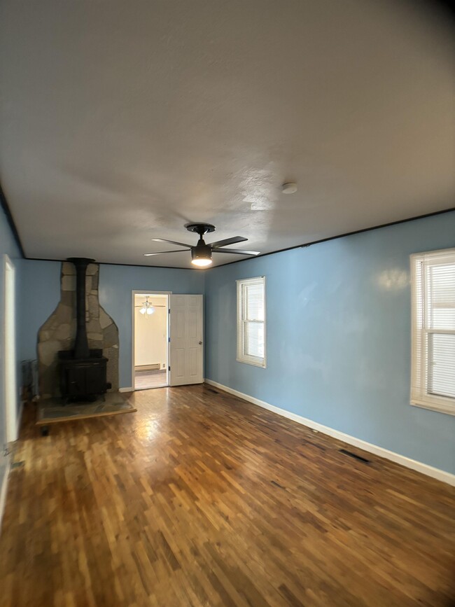 Building Photo - 1007 Bonneville Ave
