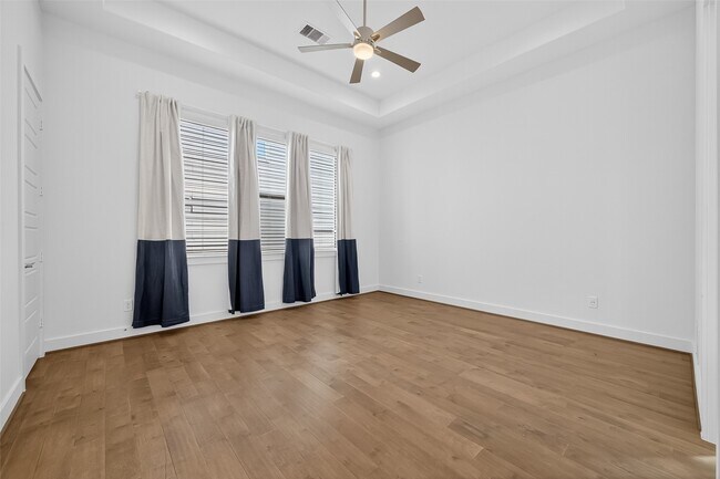 Building Photo - 4402 Schuler St