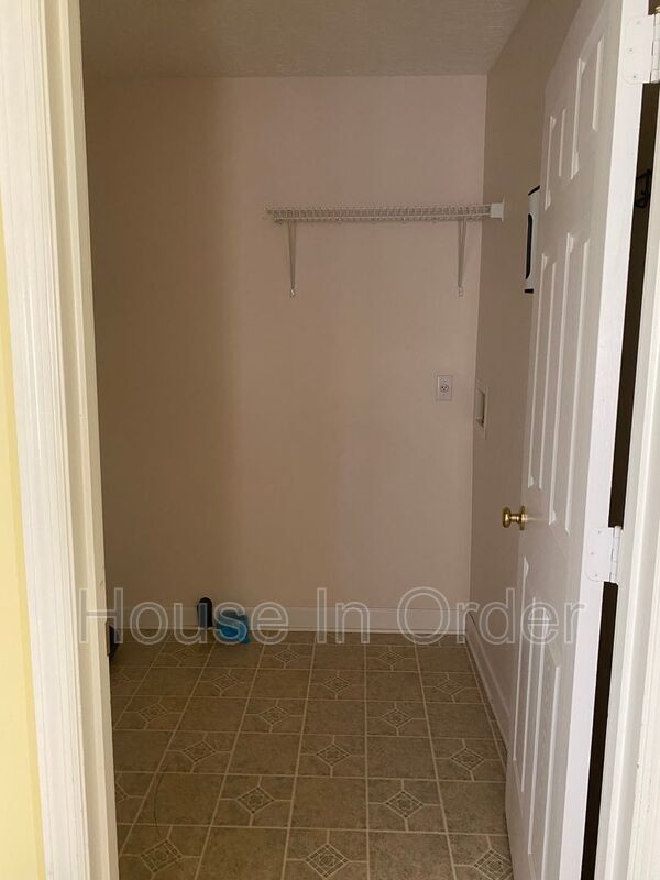 Building Photo - 47 Deer Meadows Dr