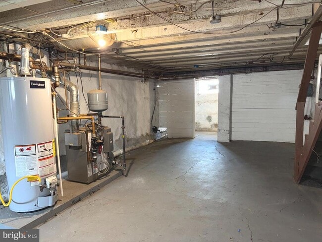 Building Photo - 5756 Hunter St