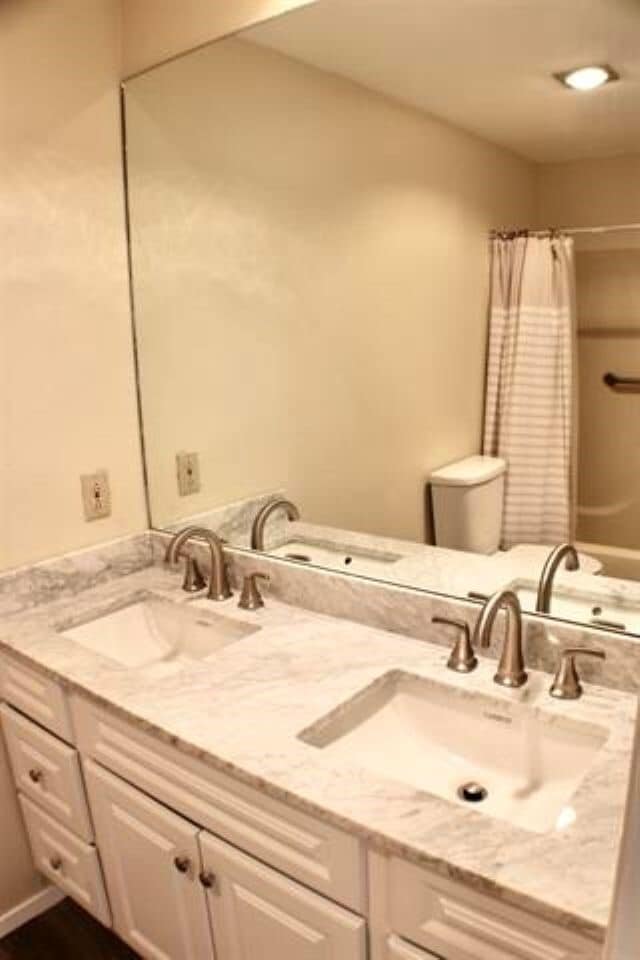 Building Photo - 8690 Manion Dr
