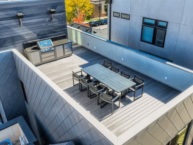 Building Photo - 3229 Quivas St