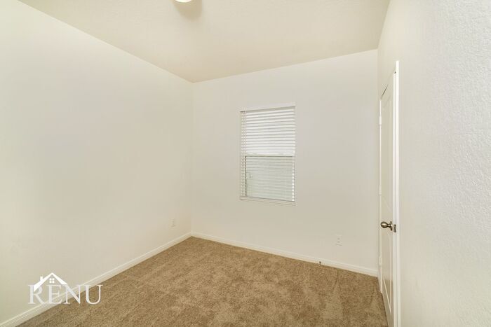 Building Photo - 5026 Firefly Hls