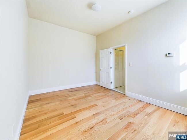 Building Photo - 413-15 Dodd St