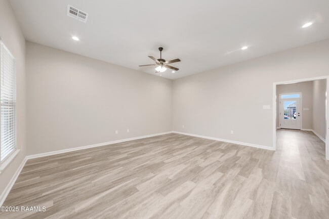 Building Photo - 223 Stanwell Ave