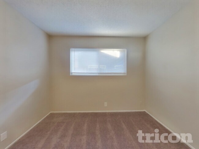 Building Photo - 602 Chyrl Way