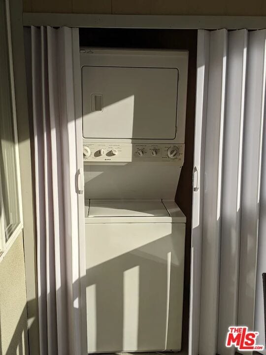 Building Photo - 5249 Satsuma Ave