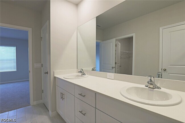 Building Photo - 1156 Brooklands Dr