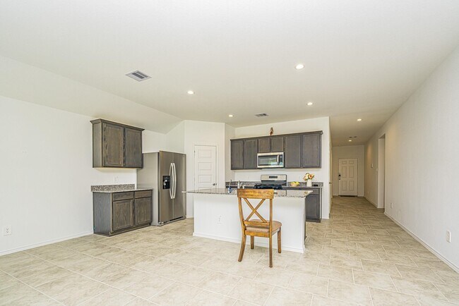 Building Photo - 1118 Appaloosa Ln
