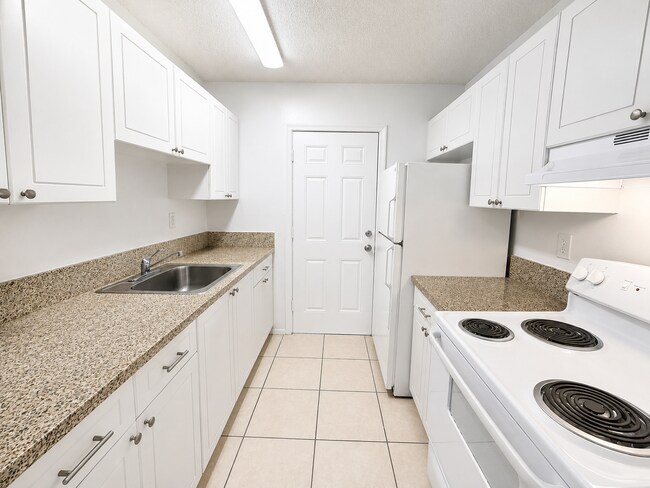 Building Photo - 5961 SW 41st St