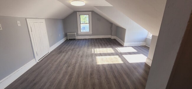 Building Photo - 74 Chestnut St